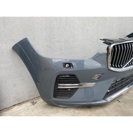 Front bumper with 6 sensors and washer holes VOLVO XC60 2021